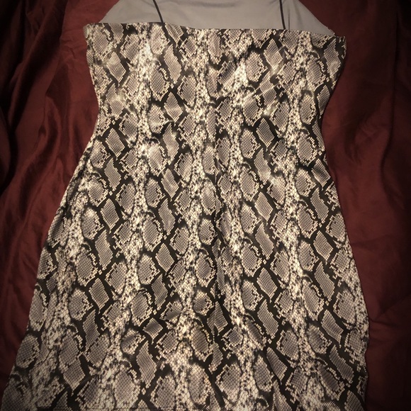 🎁✈️😊Gray & Black Snakeskin, Bodycon Mini Dress, by Ke•ned•ik - Picture 3 of 9